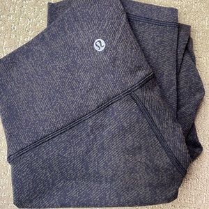 Lululemon green camo leggings, 25 inch, size 4